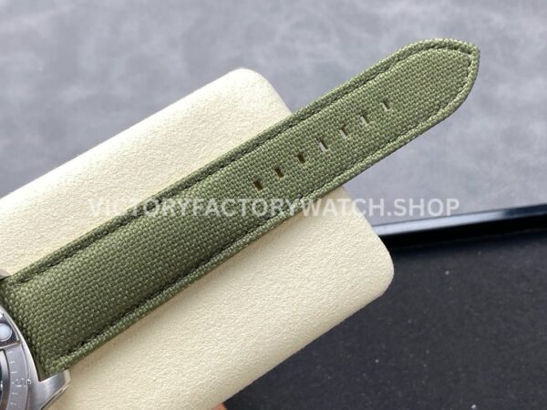 BLS Factory Breitling Avenger A17328101L1X1 42mm Steel Calf skin Strap Green Dial (9) BLS Factory Breitling Avenger A17328101L1X1 42mm Steel Calf skin Strap Green Dial