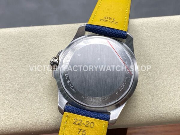 BLS Factory Breitling Avenger A32320101C1X1 44mm Steel Calf Skin Strap Red GMT Needle Blue Dial (7) BLS Factory Breitling Avenger A32320101C1X1 44mm Steel Calf Skin Strap Red GMT Needle Blue Dial