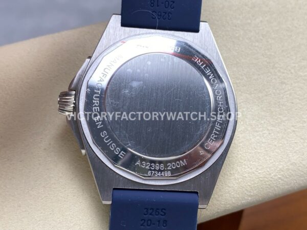 BLS Factory Breitling Chronomat GMT 40mm Rubber Strap Blue GMT Needle Blue Dial (1) BLS Factory Breitling Chronomat GMT 40mm Rubber Strap Blue GMT Needle Blue Dial