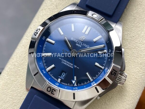BLS Factory Breitling Chronomat GMT 40mm Rubber Strap Blue GMT Needle Blue Dial (5) BLS Factory Breitling Chronomat GMT 40mm Rubber Strap Blue GMT Needle Blue Dial