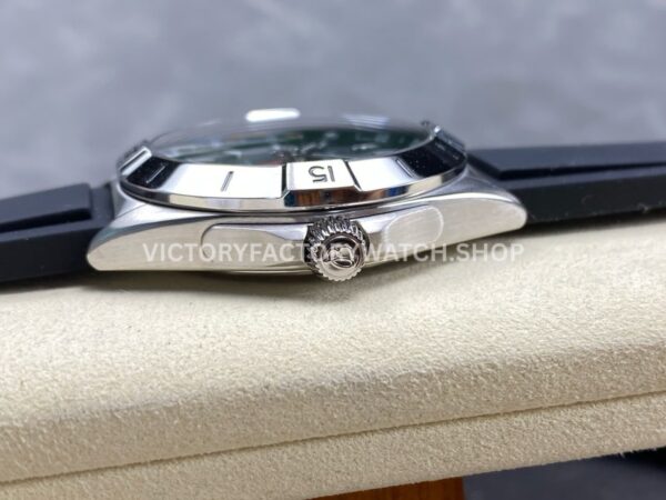 BLS Factory Breitling Chronomat GMT A32398101L1A1 40mm Rubber Strap Red GMT Needle Green Dial