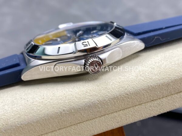 BLS Factory Breitling Chronomat GMT A323981A1C1A1 40mm Rubber Strap Yellow GMT Needle Blue Dial