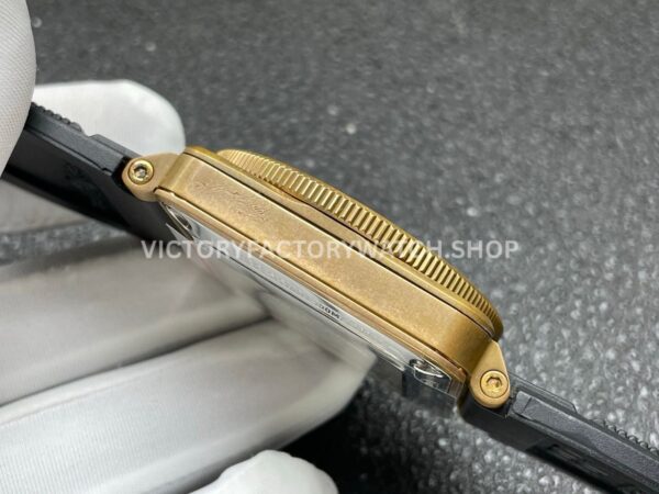 BRF Factory Bell & Ross BR 03 BR0392-D-LT-BRSRB 42mm Bronze Leather strap Green Dial (1) BRF Factory Bell & Ross BR-03 BR0392-D-BR-BRSCA 42mm Bronze Rubber Strap Grey Dial