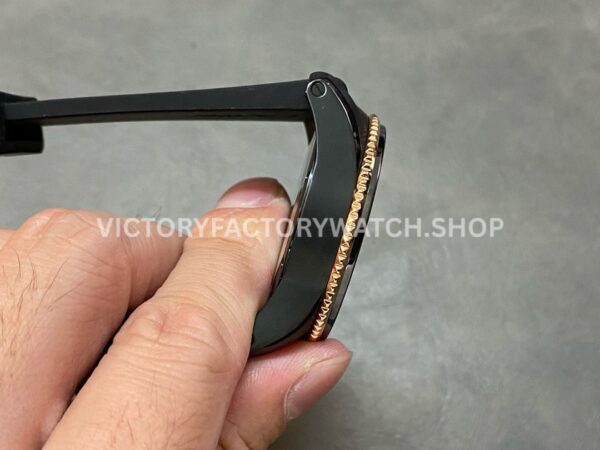 F5 Factory Cartier Calibre de Cartier Diver W2CA0004 42mm Steel Rubber Strap Roman Numerals Black Dial (2) F5 Factory Cartier Calibre de Cartier Diver W2CA0004 42mm Black Steel Rubber Strap Roman Numerals Black Dial