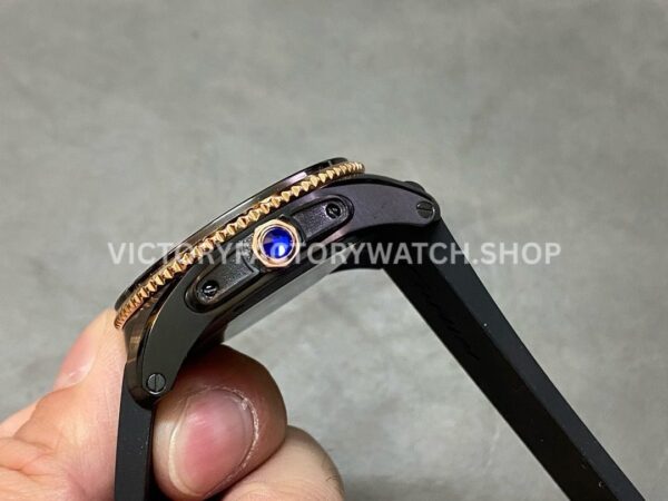 F5 Factory Cartier Calibre de Cartier Diver W2CA0004 42mm Steel Rubber Strap Roman Numerals Black Dial (6) F5 Factory Cartier Calibre de Cartier Diver W2CA0004 42mm Black Steel Rubber Strap Roman Numerals Black Dial