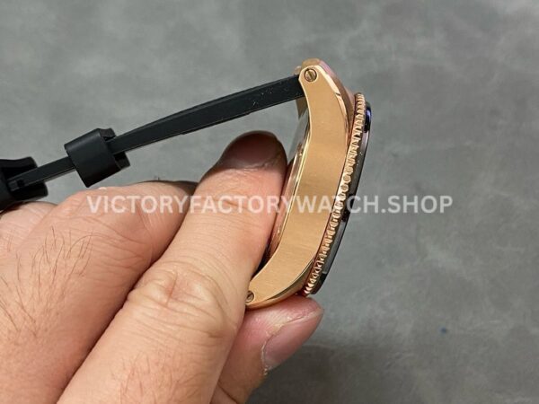 F5 Factory Cartier Calibre de Cartier Diver W7100052 42mm Rose Gold Rubber Strap Roman Numerals Black Dial