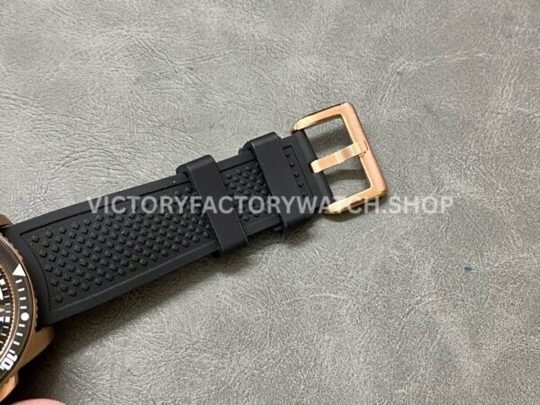 F5 Factory Cartier Calibre de Cartier Diver W7100052 42mm Rose Gold Rubber Strap Roman Numerals Black Dial