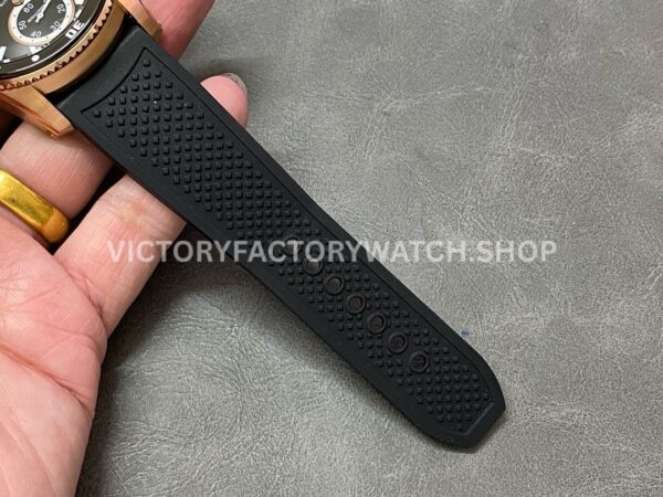 F5 Factory Cartier Calibre de Cartier Diver W7100052 42mm Rose Gold Rubber Strap Roman Numerals Black Dial