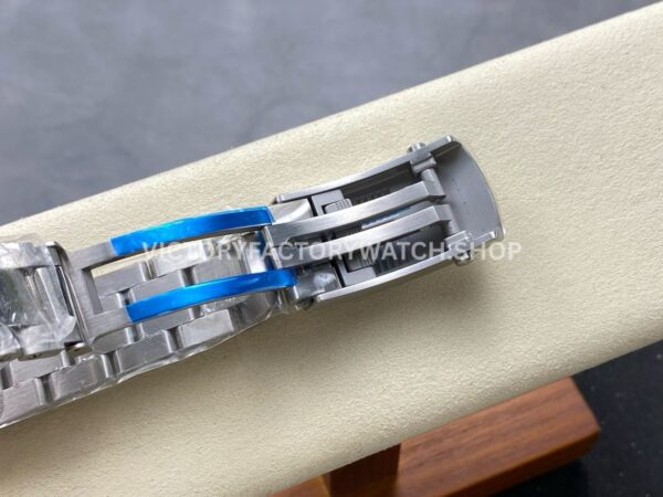 TF Factory Breitling Superocean A17375211I1A1 44mm Full Steel Black Bezel Yellow Dial (3) TF Factory Breitling Superocean A17375211I1A1 44mm Full Steel Black Bezel Yellow Dial