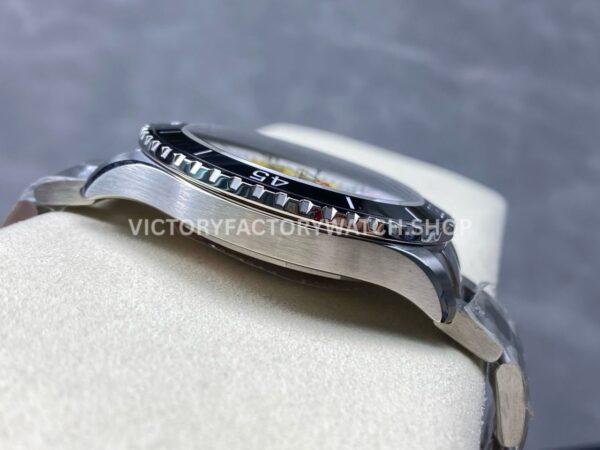 TF Factory Breitling Superocean A17375211I1A1 44mm Full Steel Black Bezel Yellow Dial (6) TF Factory Breitling Superocean A17375211I1A1 44mm Full Steel Black Bezel Yellow Dial