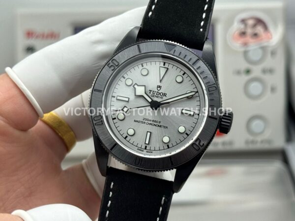 TW Factory Tudor Black Bay 79210CNU 41mm Leather Strap Silver Dial (5) TW Factory Tudor Black Bay 79210CNU 41mm Leather Strap Silver Dial