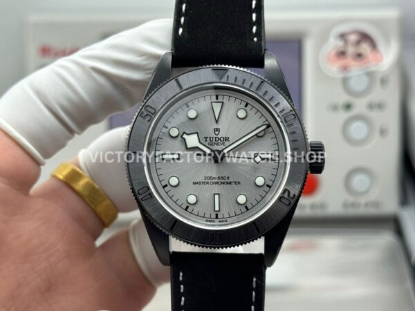 TW Factory Tudor Black Bay 79210CNU 41mm Leather Strap Silver Dial (7) TW Factory Tudor Black Bay 79210CNU 41mm silver dial