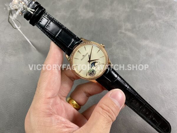 APS Factory Jaeger-LeCoultre Master Ultra Thin Moon Q1362503 39mm Rose Gold Diamond Bezel White Dial
