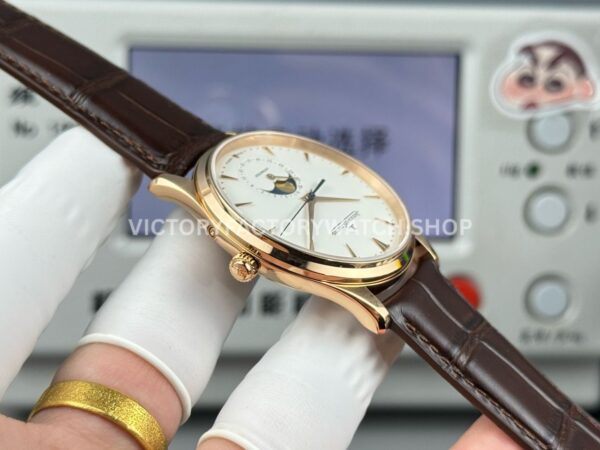 GF Factory Jaeger-LeCoultre Master Ultra Thin Moon 1252520 39mm Rose gold Leather Strap Silver Dial (2) GF Factory Jaeger-LeCoultre Master Ultra Thin Moon 1252520 39mm Rose Gold Leather Strap Silver Dial