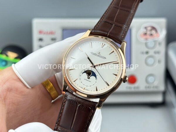 GF Factory Jaeger-LeCoultre Master Ultra Thin Moon 1252520 39mm Rose gold Leather Strap Silver Dial (9) GF Factory Jaeger-LeCoultre Master Ultra Thin Moon 1252520 39mm Rose Gold Leather Strap Silver Dial