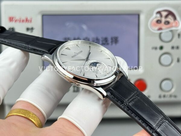 GF Factory Jaeger-LeCoultre Master Ultra Thin Moon Q1258420 39mm Steel Leather Strap Silver Dial (2) GF Factory Jaeger-LeCoultre Master Ultra Thin Moon Q1258420 39mm Steel Leather Strap Silver Dial