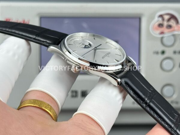 GF Factory Jaeger-LeCoultre Master Ultra Thin Moon Q1258420 39mm Steel Leather Strap Silver Dial (4) GF Factory Jaeger-LeCoultre Master Ultra Thin Moon Q1258420 39mm Steel Leather Strap Silver Dial