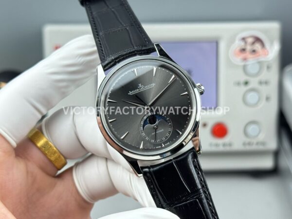 GF Factory Jaeger-LeCoultre Master Ultra Thin Moon Q1363540 39mm White Gold Leather Strap Grey Dial (1) GF Factory Jaeger-LeCoultre Master Ultra Thin Moon Q1363540 39mm White Gold Leather Strap Grey Dial