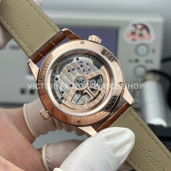 TWA Factory Jaeger-LeCoultre Master Geographic 1422521 39mm Rose Gold Brown Leather Strap Silver Dial (1) TWA Factory Jaeger-LeCoultre Master Geographic 1422521 39mm Rose Gold Brown Leather Strap Silver Dial