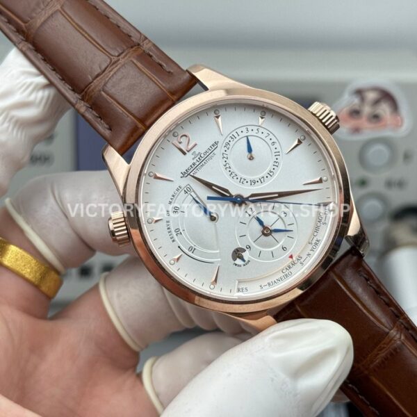 TWA Factory Jaeger-LeCoultre Master Geographic 1422521 39mm Rose Gold Brown Leather Strap Silver Dial (7) TWA Factory Jaeger-LeCoultre Master Geographic 1422521 39mm Rose Gold Brown Leather Strap Silver Dial