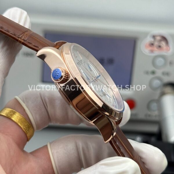 TWA Factory Jaeger-LeCoultre Master Geographic 1422521 39mm Rose Gold Brown Leather Strap Silver Dial (9) TWA Factory Jaeger-LeCoultre Master Geographic 1422521 39mm Rose Gold Brown Leather Strap Silver Dial