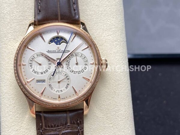 V9 Factory Jaeger-LeCoultre Master Ultra Thin Perpetual Q1302501 Rose Gold Diamond Bezel White Dia (6) V9 Factory Jaeger-LeCoultre Master Ultra Thin Perpetual Q1302501 39mm Rose Gold Diamond Bezel White Dial