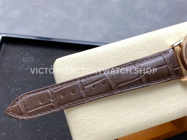 V9 Factory Jaeger-LeCoultre Master Ultra Thin Perpetual Q1302501 Rose Gold Diamond Bezel White Dial (1) V9 Factory Jaeger-LeCoultre Master Ultra Thin Perpetual Q1302501 39mm Rose Gold Diamond Bezel White Dial