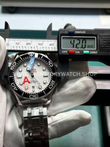 VS Factory Omega Seamaster 300M V4 measured case diameter 42mm