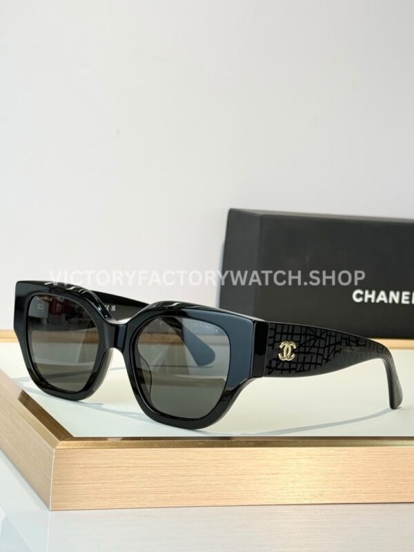 Chanel 5571 Cat-Eye Sunglasses Black Frame & Dark Grey-Green Lenses (1) Chanel 5571 Cat-Eye Sunglasses | Black Frame & Dark Grey-Green Lenses