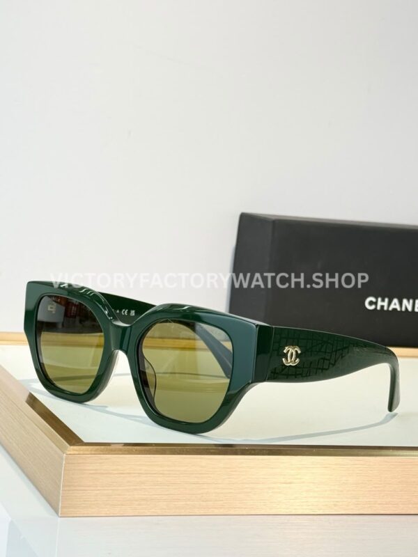 Chanel 5571 Cat-Eye Sunglasses Dark Green Frame & Olive Green Lenses (1) Chanel 5571 Cat-Eye Sunglasses | Dark Green Frame & Olive Green Lenses
