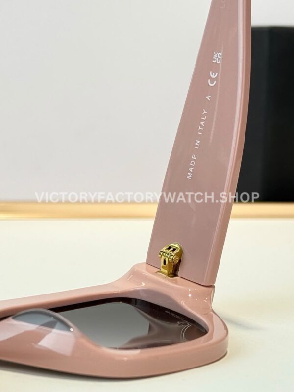 Chanel 5571 Cat-Eye Sunglasses Light Pink Frame & Dark Grey-Green Lenses (7) Chanel 5571 Cat-Eye Sunglasses | Light Pink Frame & Dark Grey-Green Lenses