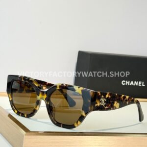 Chanel 5571 Cat-Eye Sunglasses Tortoiseshell Frame & Amber Brown Lenses (1) Chanel 5571 Cat-Eye Sunglasses | Tortoiseshell Frame & Amber Brown Lenses