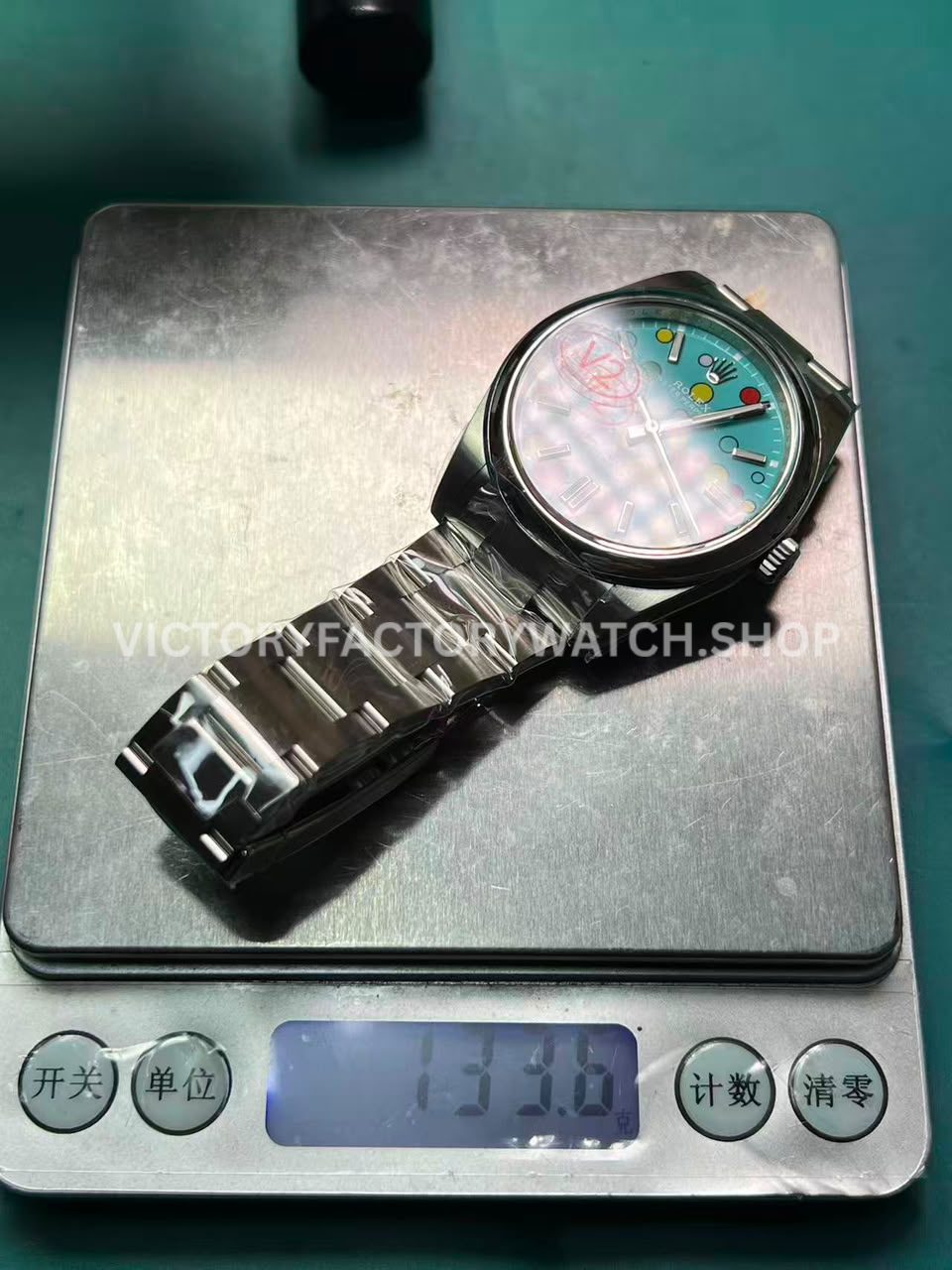 VS Factory Rolex 124300 measured weight 133.6g